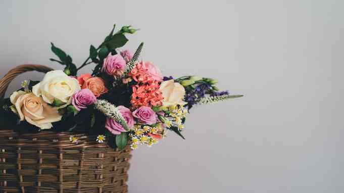 employee-appreciation-gifts-flowers